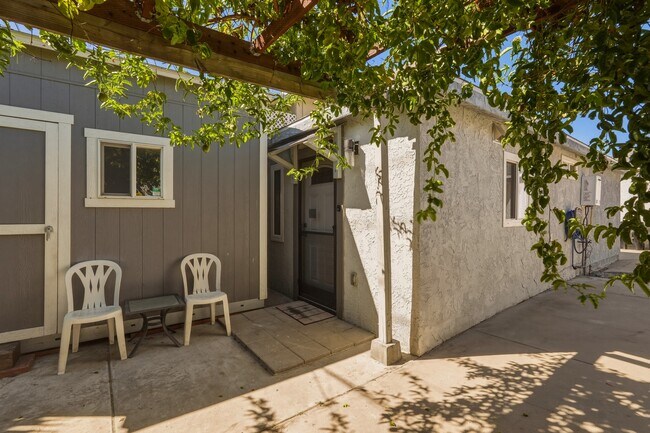 Foto del edificio - 5862 Beck Ave