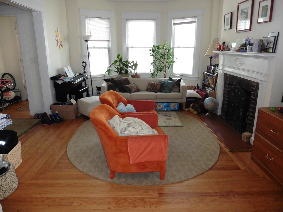 Primary Photo - 98 Avon St