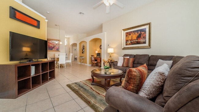 Building Photo - 8190 Fan Palm Way