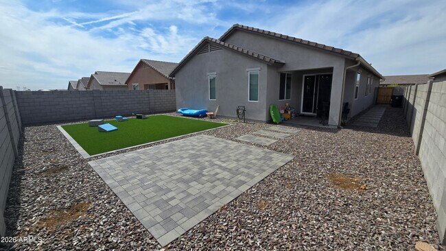 Foto del edificio - 13248 W Hackamore Dr