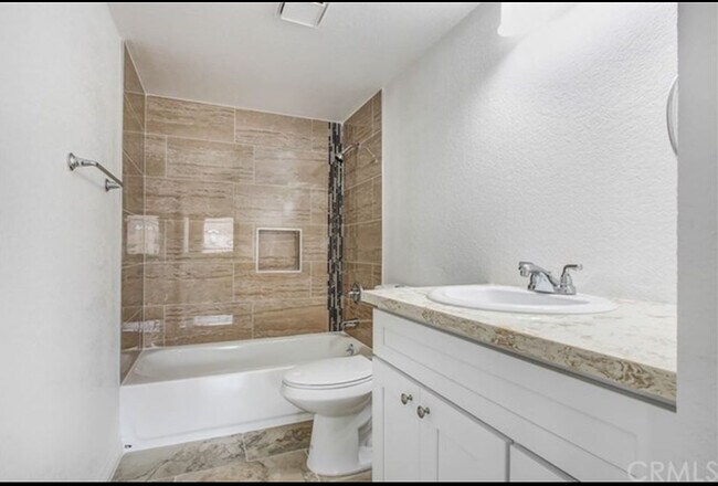 Foto del edificio - 23563 Parkland Ave