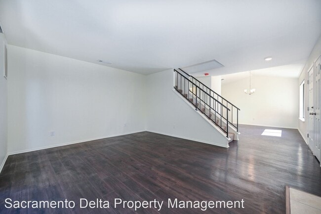 Building Photo - 3 br, 2.5 bath House - 6842 Calvine Rd