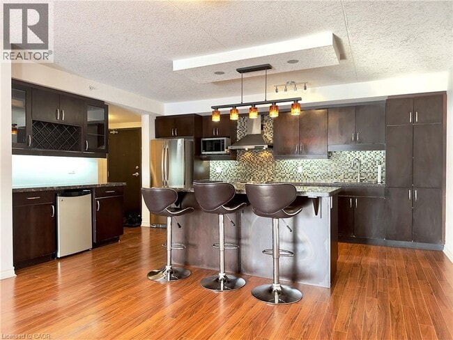 Building Photo - 776 Laurelwood Dr