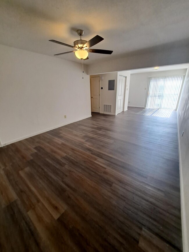 Building Photo - Autumn Ridge Apartments