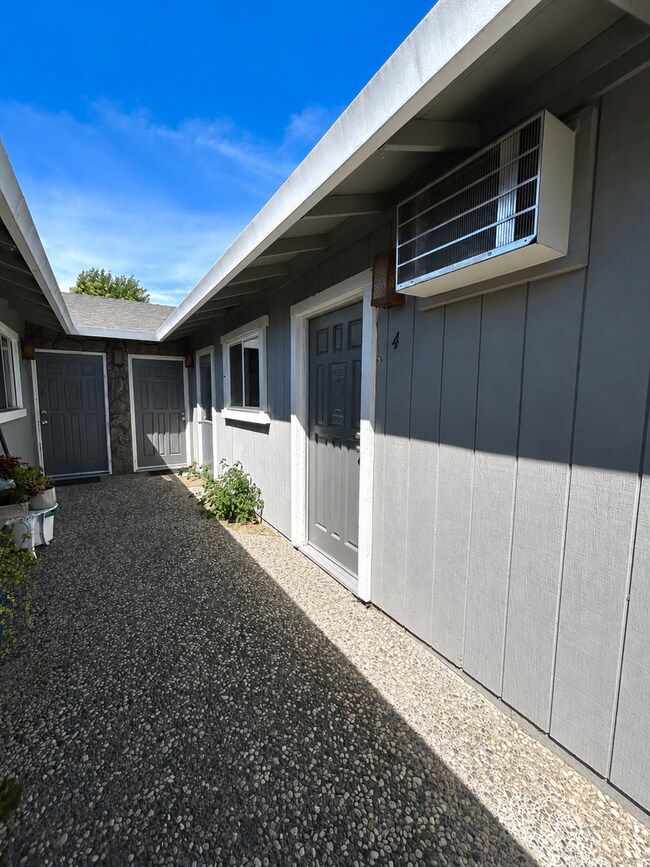 Building Photo - 1040 Caputo Ct