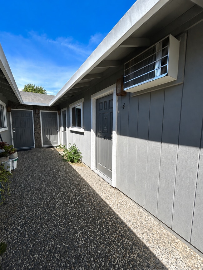 Building Photo - 1040 Caputo Ct