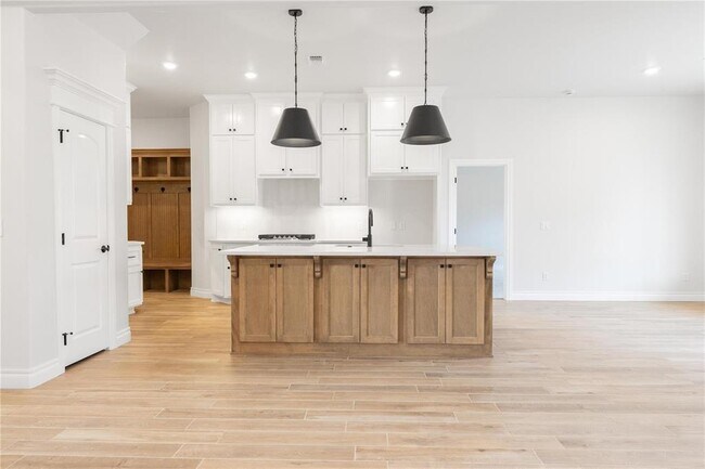 Foto del edificio - 5716 Lantana Ln