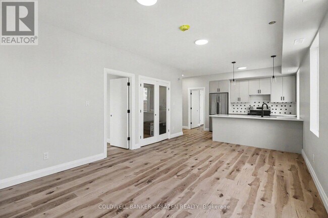 Photo du bâtiment - 42 McArthur Ave.