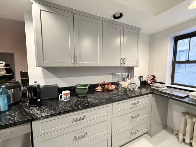 Foto del edificio - Huge Fenway/Kenmore 4BR/2BA w/heat inc! Near BU, NU & more