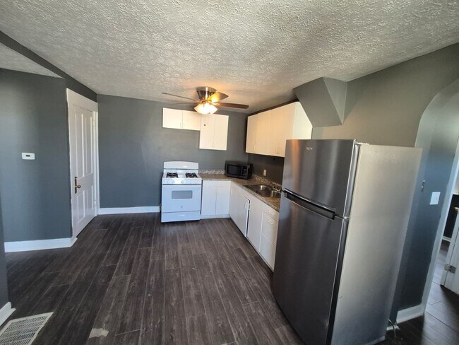 Foto del edificio - 348 Berry Ave