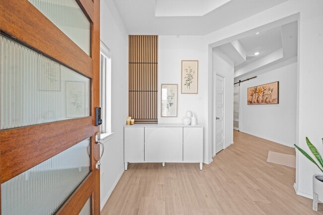 Building Photo - 12919 California Palm Ct