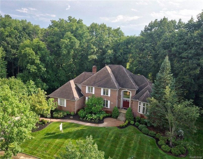 Building Photo - 47729 Edinborough Ln