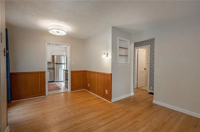 Building Photo - 1827 E 66th St