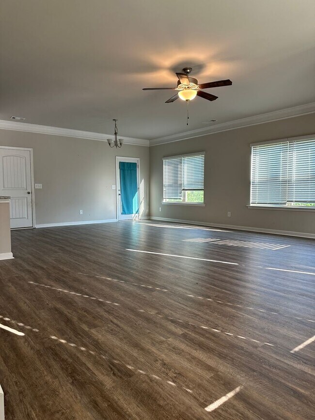 Building Photo - 3/2.5 Home