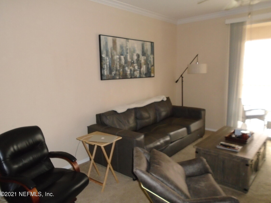 Foto del edificio - 13810 Sutton Park Dr N