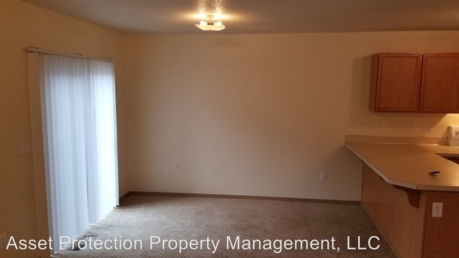 Building Photo - 18310 SE Abernethy Ln