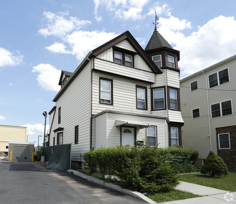 exterior - 153-155 Jefferson Ave