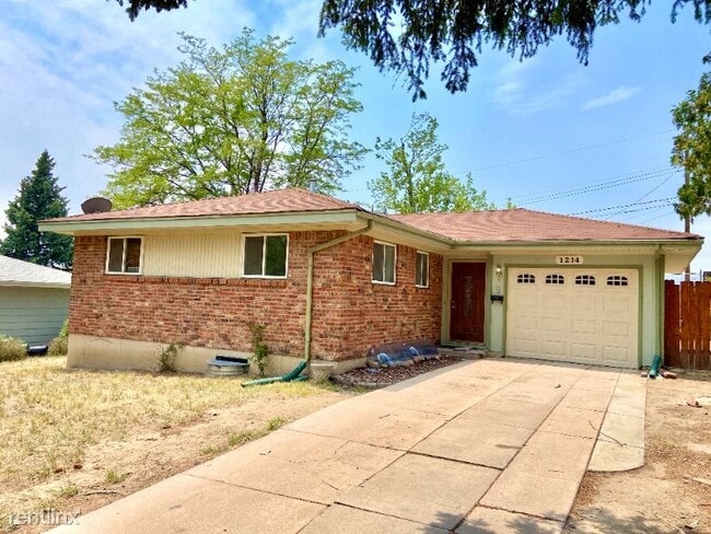 Building Photo - 4 br, 2 bath House - 1214 Holmes Dr