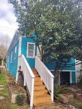 Building Photo - 2611 S Lane St