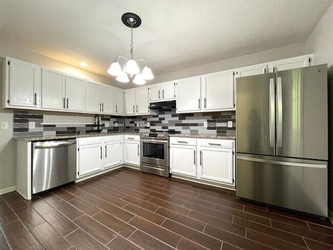 Foto del edificio - Welcome to Acorn Forest!