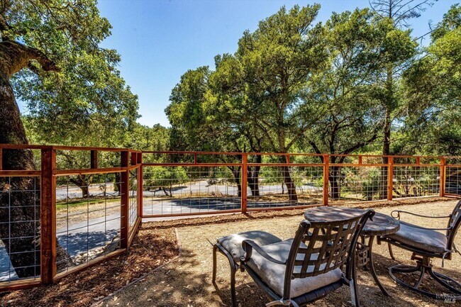 Foto del edificio - 9342 Chalk Hill Rd