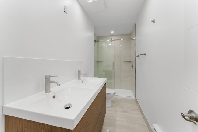 Salle de bain - 2632 Rue Modugno