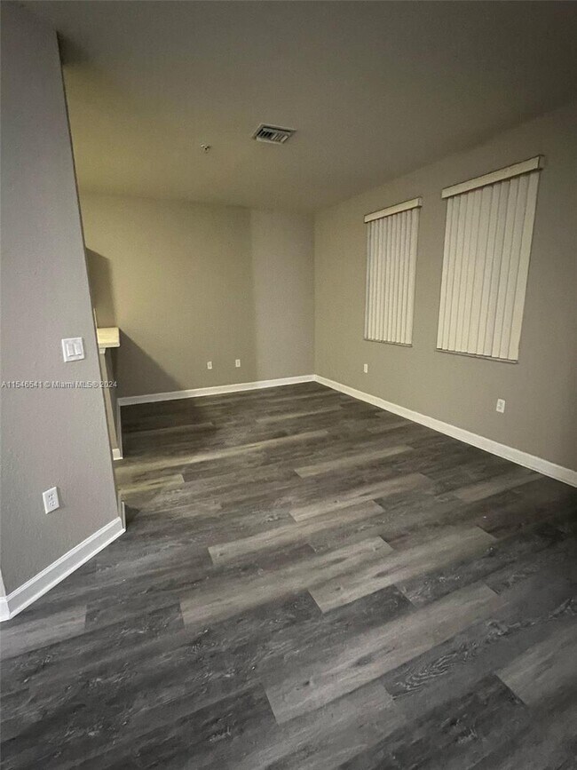 Foto del edificio - 4331 SW 160th Ave