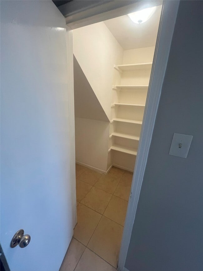 Foto del edificio - 8202 Alabaster Dr