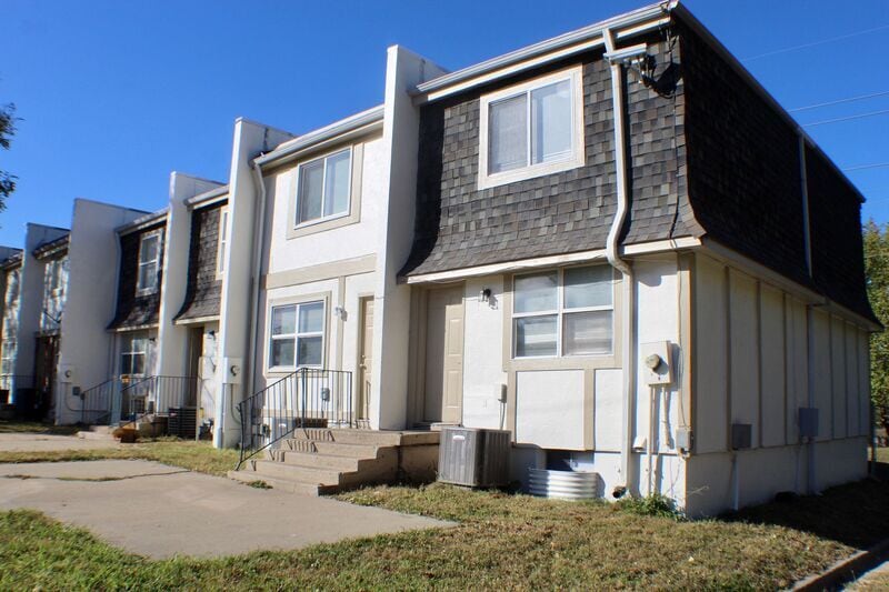 Primary Photo - 2603 Farrow Ave