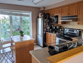Building Photo - 70 Edenvale Dr