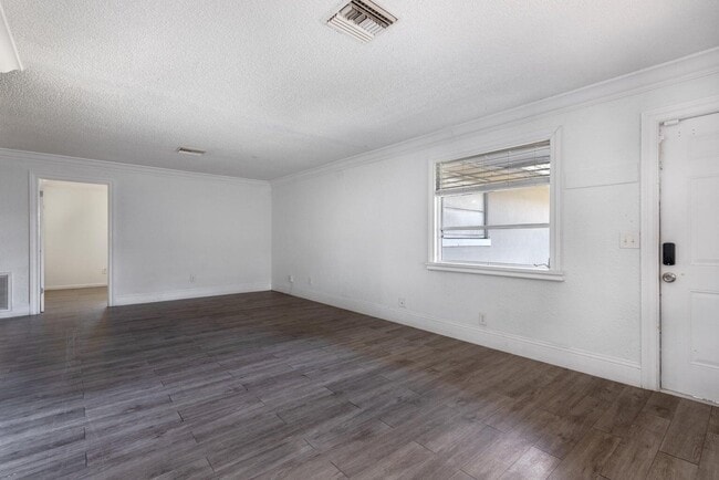 Foto del edificio - 8642 Sunset Dr