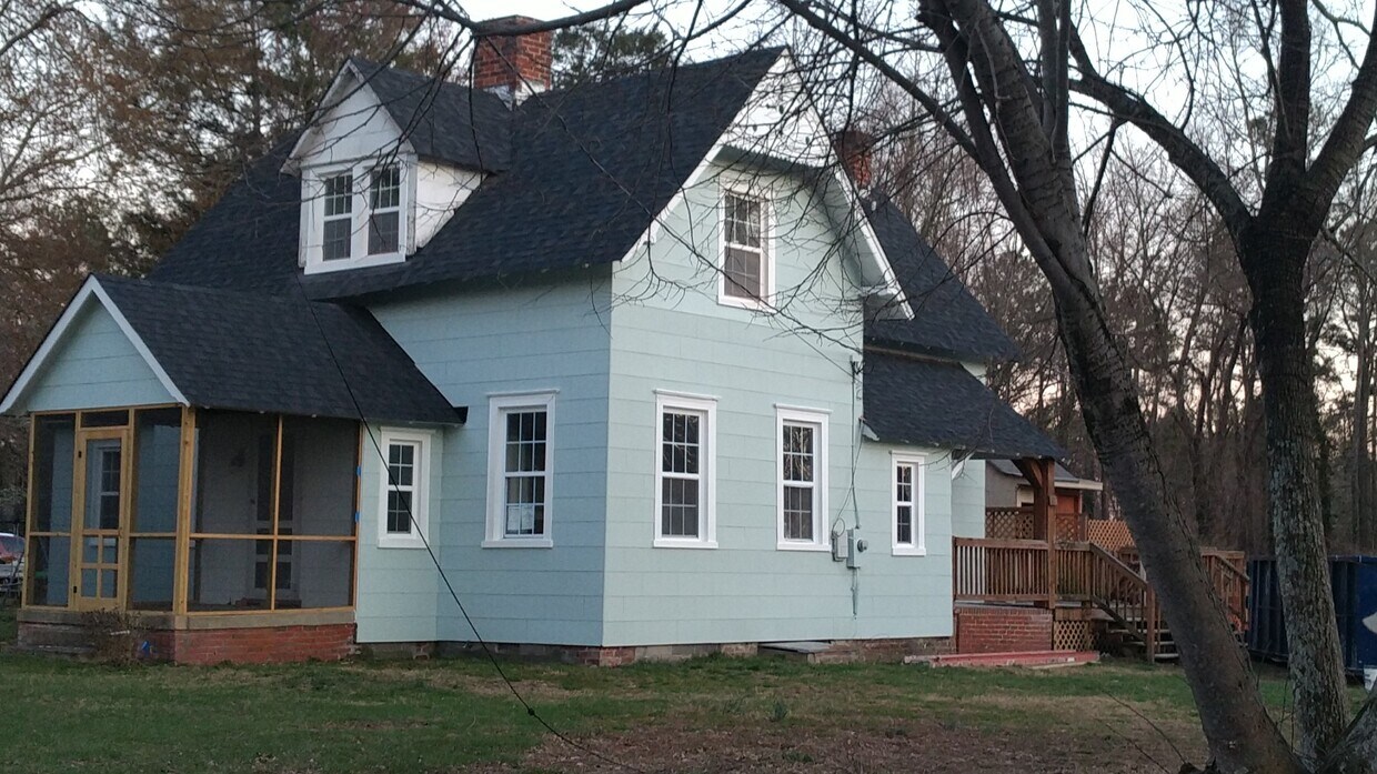 Building Photo - 1101 Old Williamsburg Rd