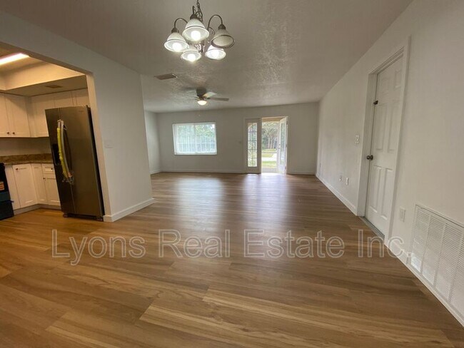 Building Photo - 3708 Island View Dr