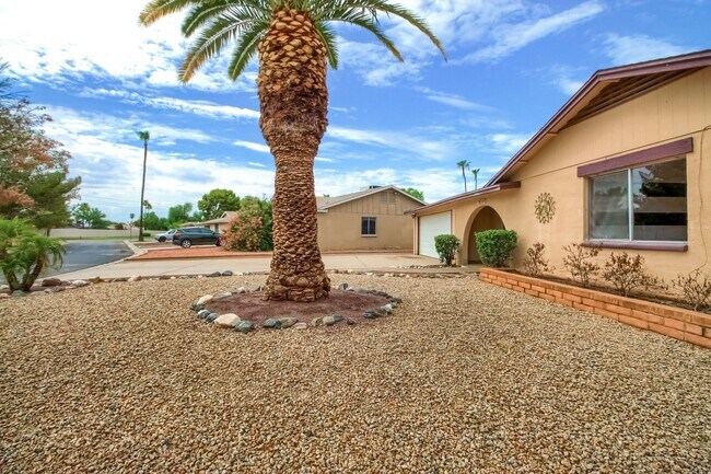 Foto del edificio - 4 Bedroom single family home in Glendale