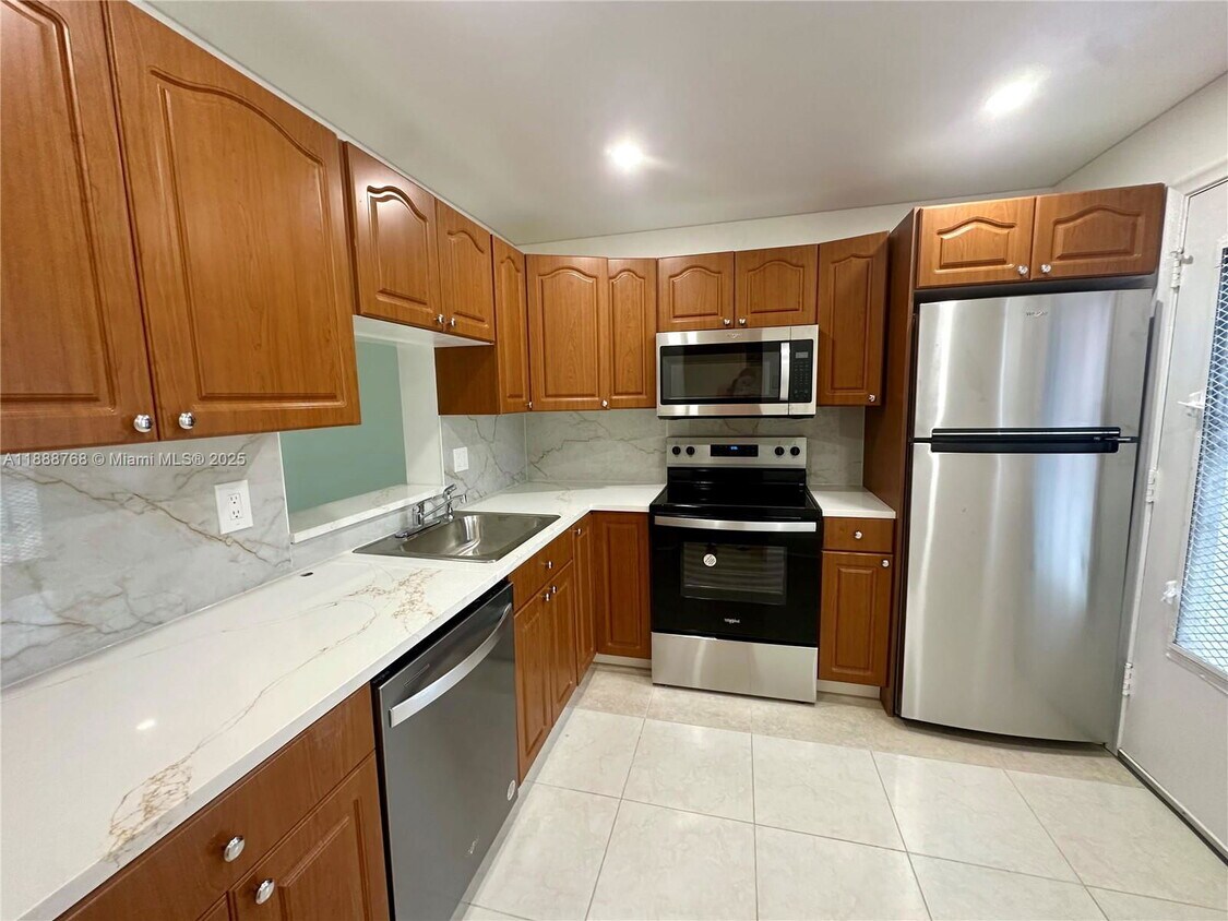 Foto principal - 301 NE 14th Ave