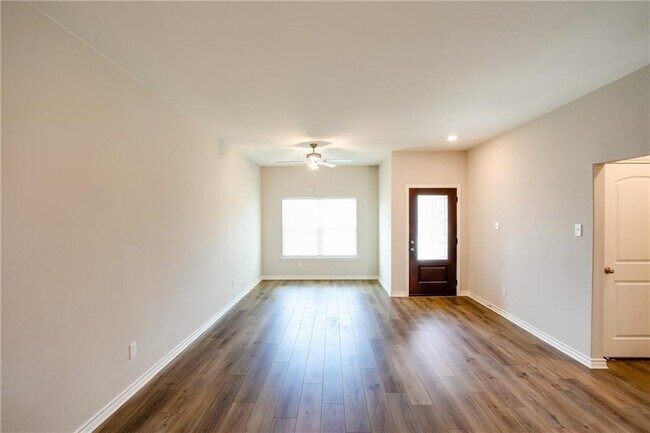 Foto del edificio - 301 Liberty Meadows Dr