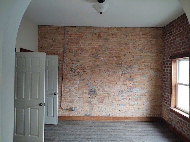 Primary Photo - 204 Clarke Ave