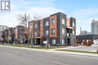Building Photo - 370-370 Red Maple Rd