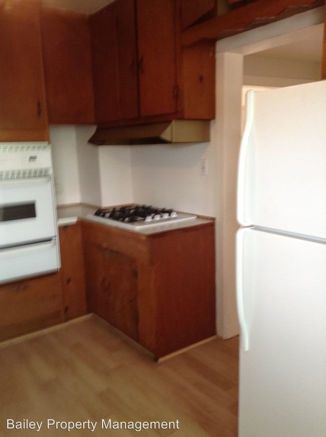 Building Photo - 102 Stanford St