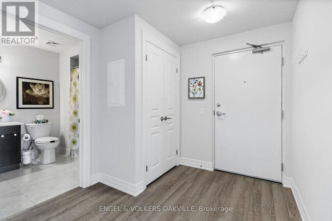 Building Photo - 212 Lakeport Rd