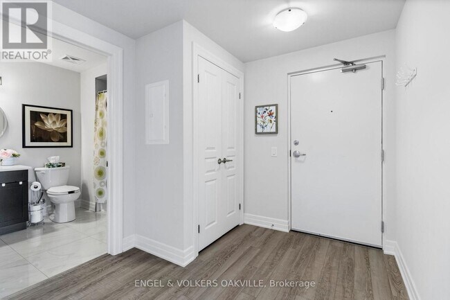 Photo du bâtiment - 212 Lakeport Rd