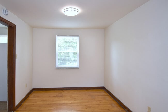 Separate dining room with new LED lighting - 3004 Willett Rd