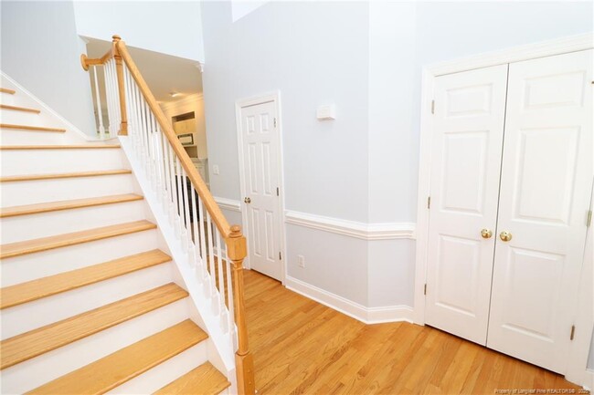Building Photo - 203 Abbey Oak Ln