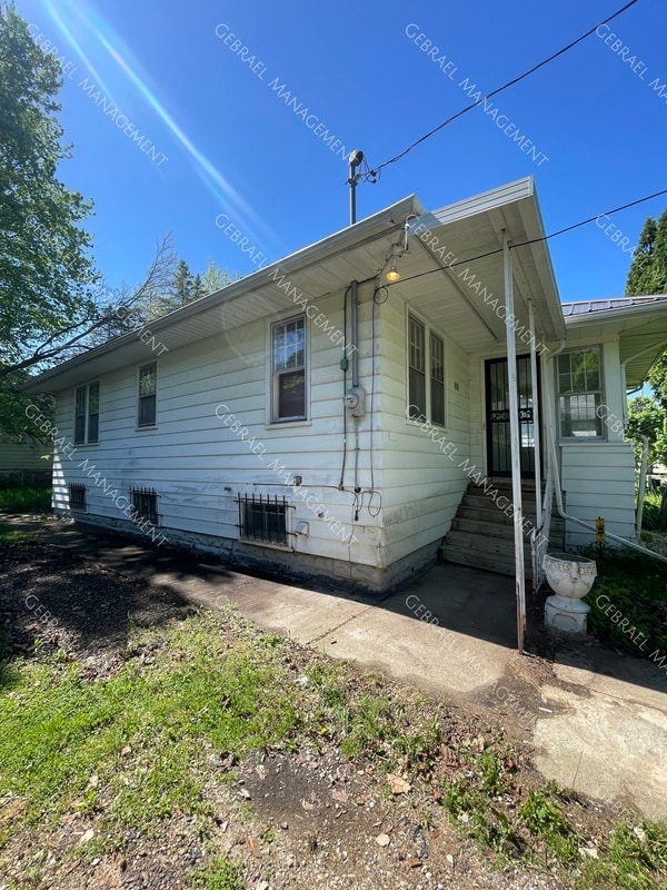 Building Photo - 916 Kennelworth Ave