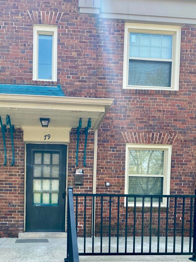 Primary Photo - 79 E Arcadia Ave