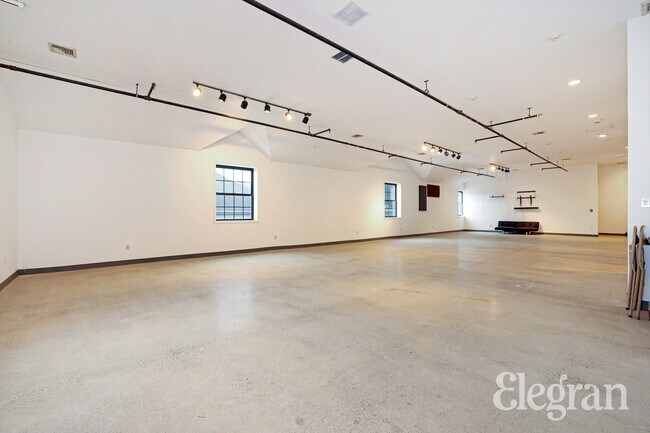 Foto del edificio - 646 Saw Mill River Rd