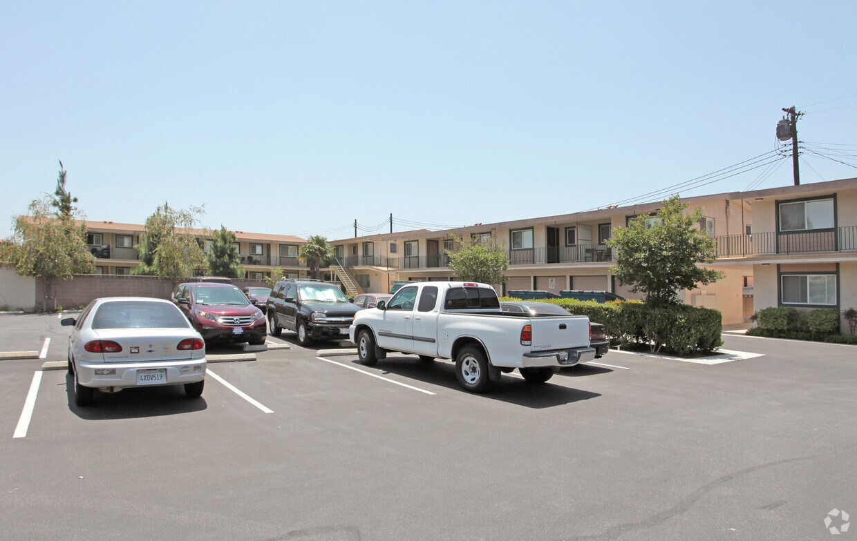 Building Photo - Artesian Villas