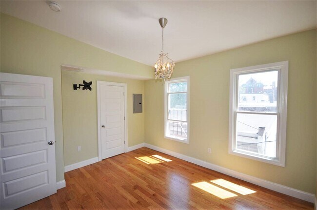 Building Photo - 12 Cheev