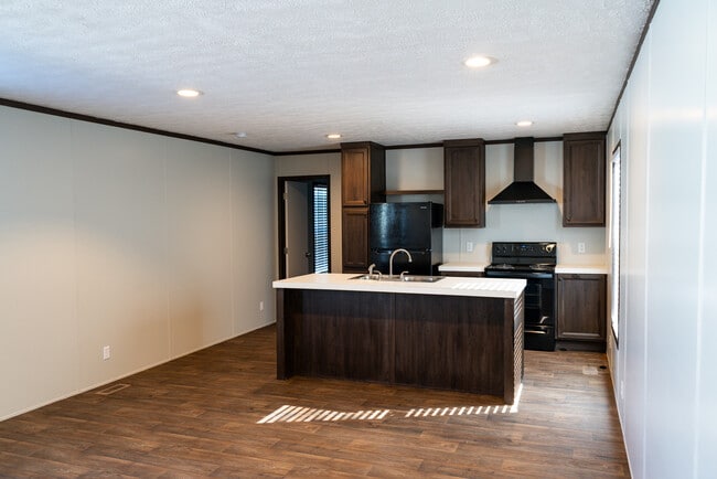 Building Photo - 111 Palomino Dr