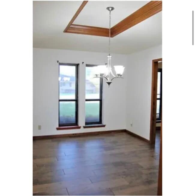 Building Photo - 1235 Elaine Dr